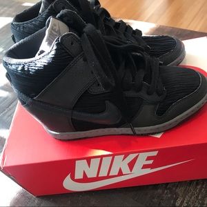 NIKE - Used Women’s Dunk Sky Hi 6.5